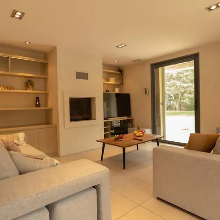 Balibohome, New, Decor, Close To Nimes Villa Caissargues